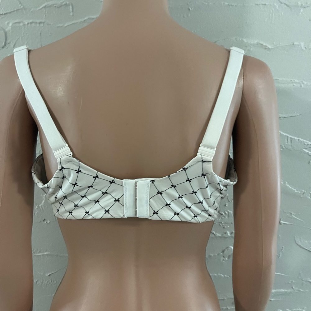 Body by Victoria - Picture 2 of 5